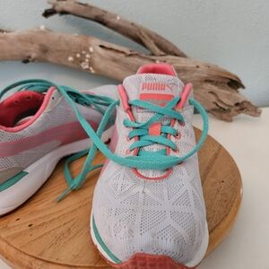 PUMA Narita Running Shoes - Gray, Teal & Coral - Lightweight Trainers - Sz 8.5